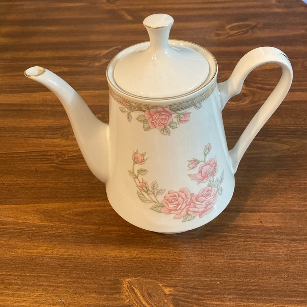 Tienshan  j.x vintage china Christine 🌹 tea pot kettle